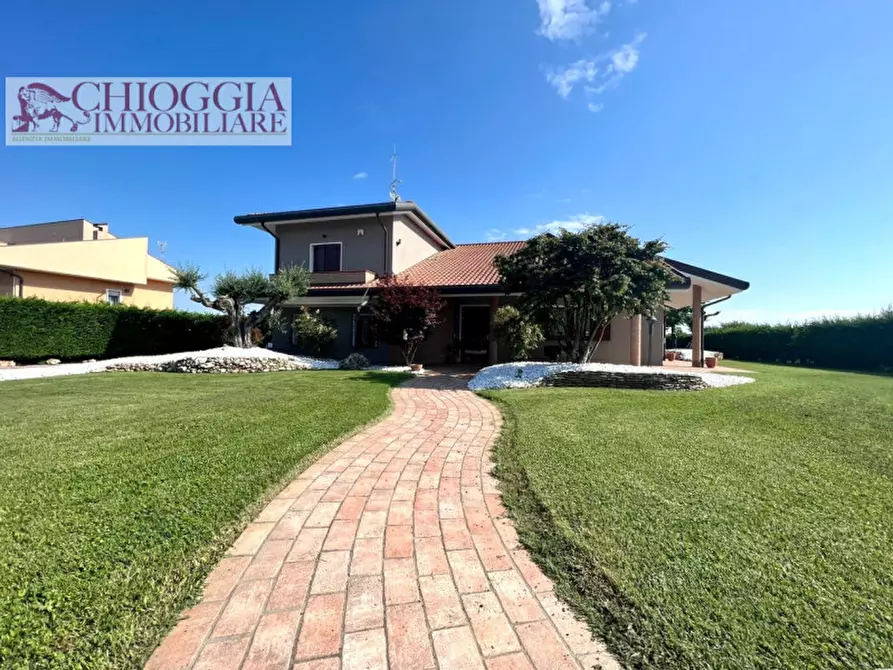 Immagine 1 di Villa in vendita  in Via Sant'Antonino, 294 a Loreo