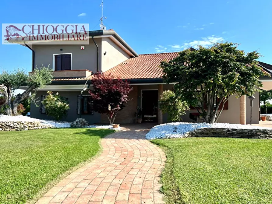 Immagine 2 di Villa in vendita  in Via Sant'Antonino, 294 a Loreo