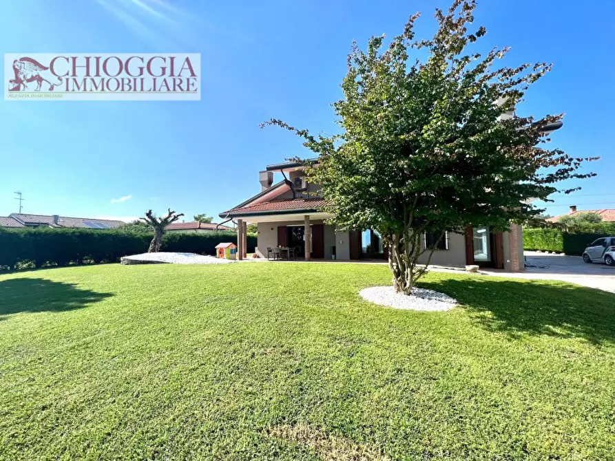 Immagine 3 di Villa in vendita  in Via Sant'Antonino, 294 a Loreo