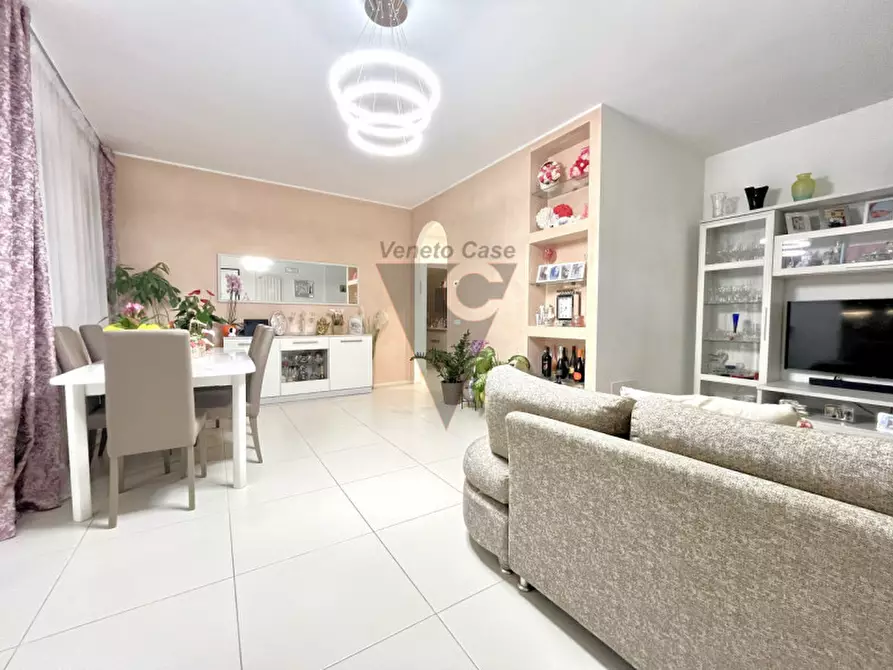 Immagine 1 di Appartamento in vendita  in Via Guardiana a Dolo