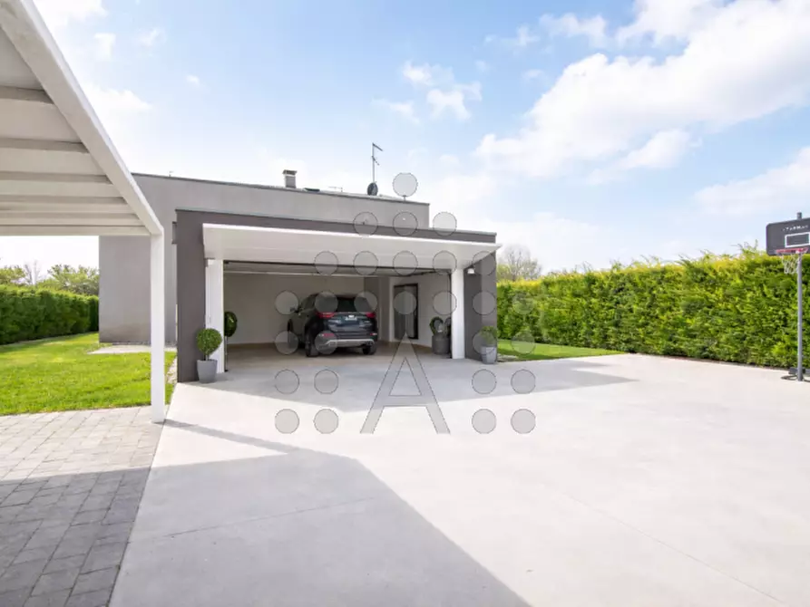 Immagine 4 di Villa in vendita  in Via Romana Aponense a Padova