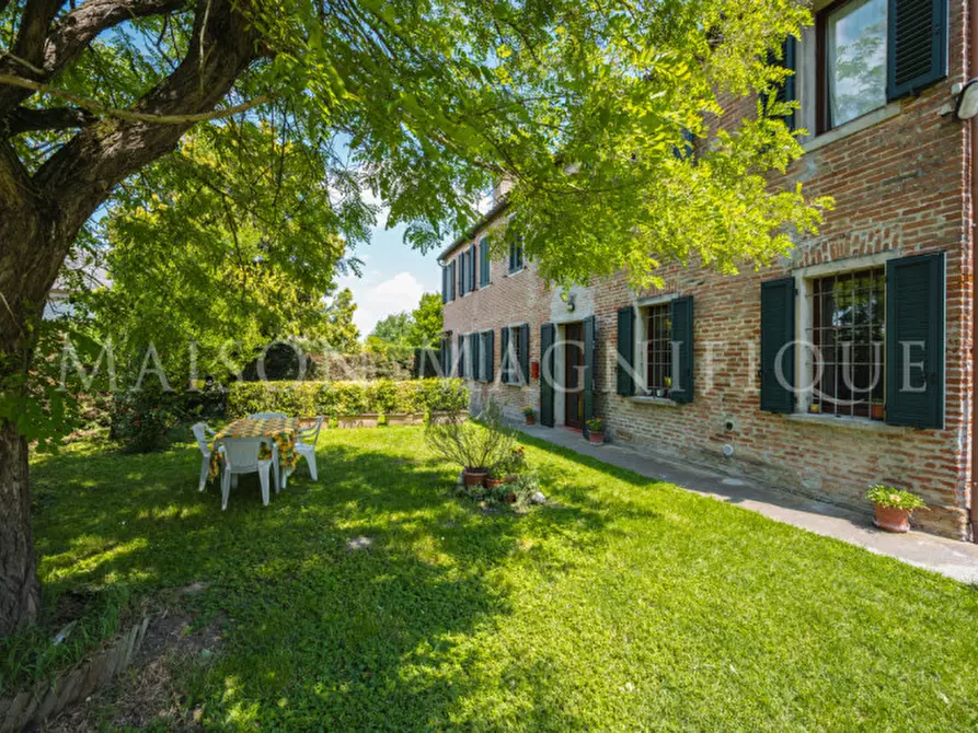 Immagine 1 di Casa bifamiliare in vendita  in Via Alceste Ricciarelli 265 a Ferrara