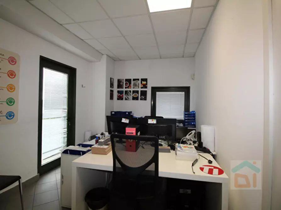 Immagine 10 di Ufficio in affitto  in Via del Commercio 18 a Torviscosa