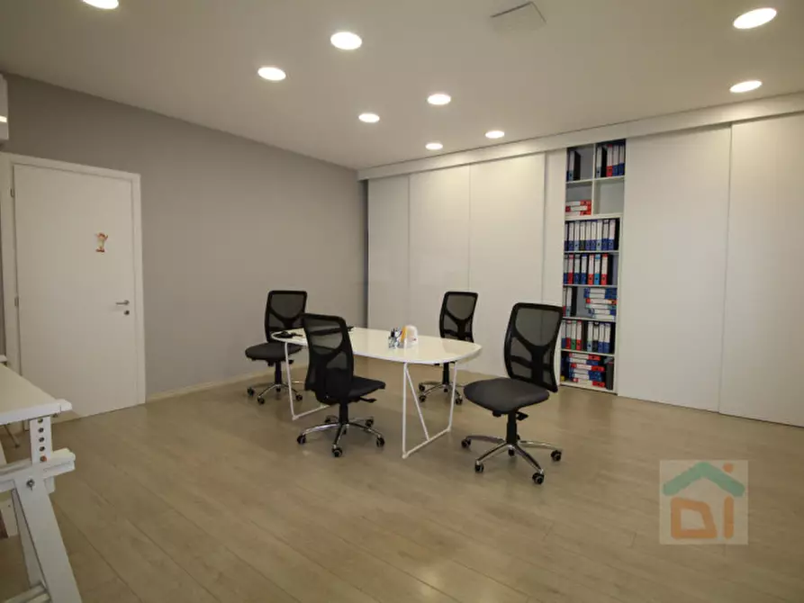 Immagine 13 di Ufficio in affitto  in Via del Commercio 18 a Torviscosa