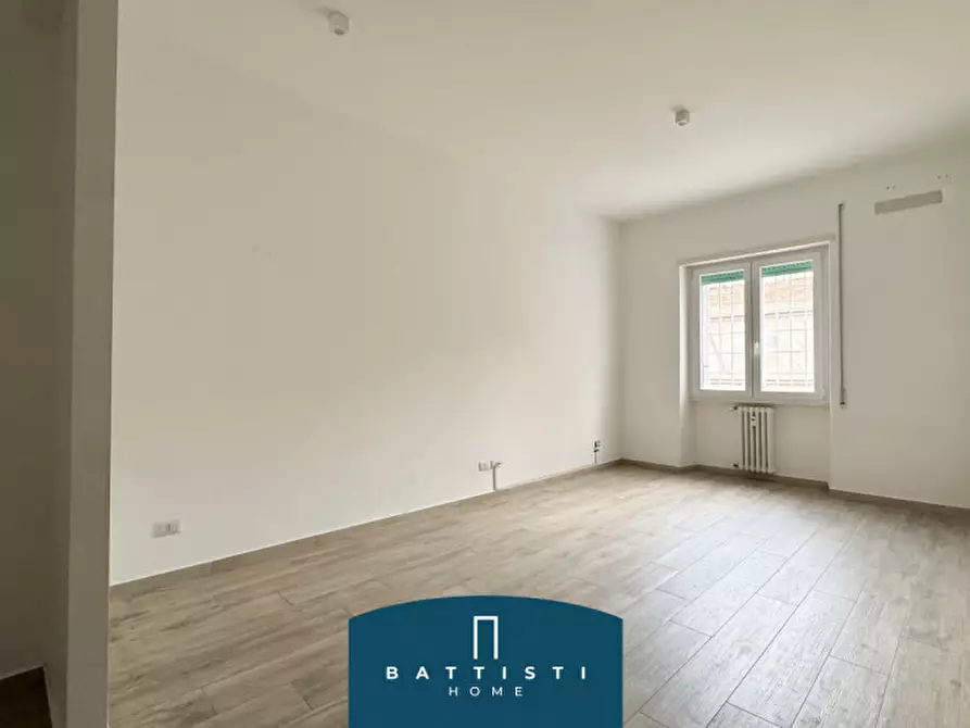 Immagine 3 di Appartamento in vendita  in Viale Guglielmo Marconi a Roma