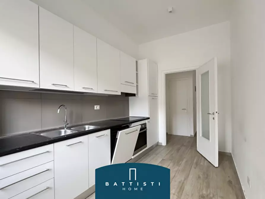 Immagine 7 di Appartamento in vendita  in Viale Guglielmo Marconi a Roma