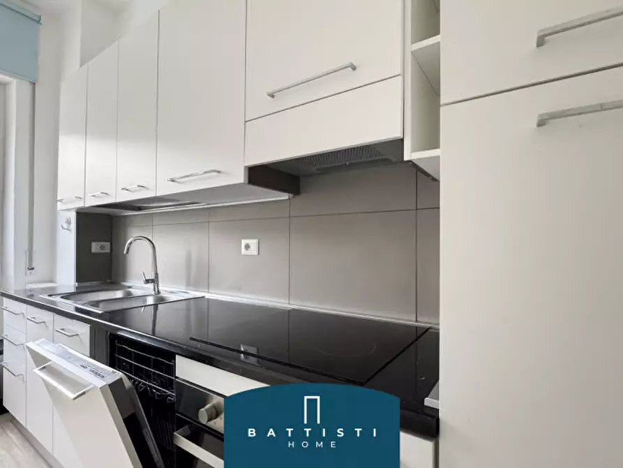 Immagine 8 di Appartamento in vendita  in Viale Guglielmo Marconi a Roma