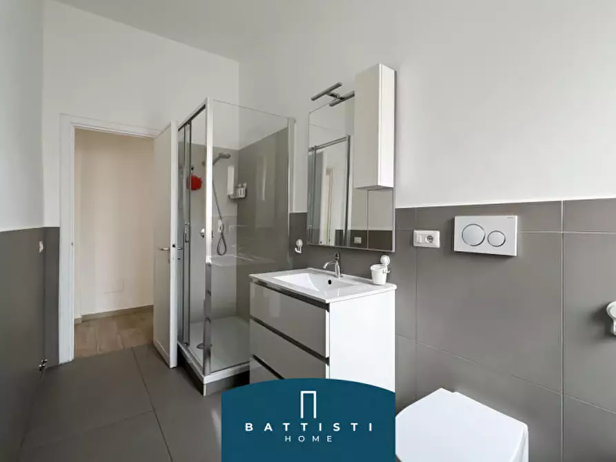 Immagine 10 di Appartamento in vendita  in Viale Guglielmo Marconi a Roma