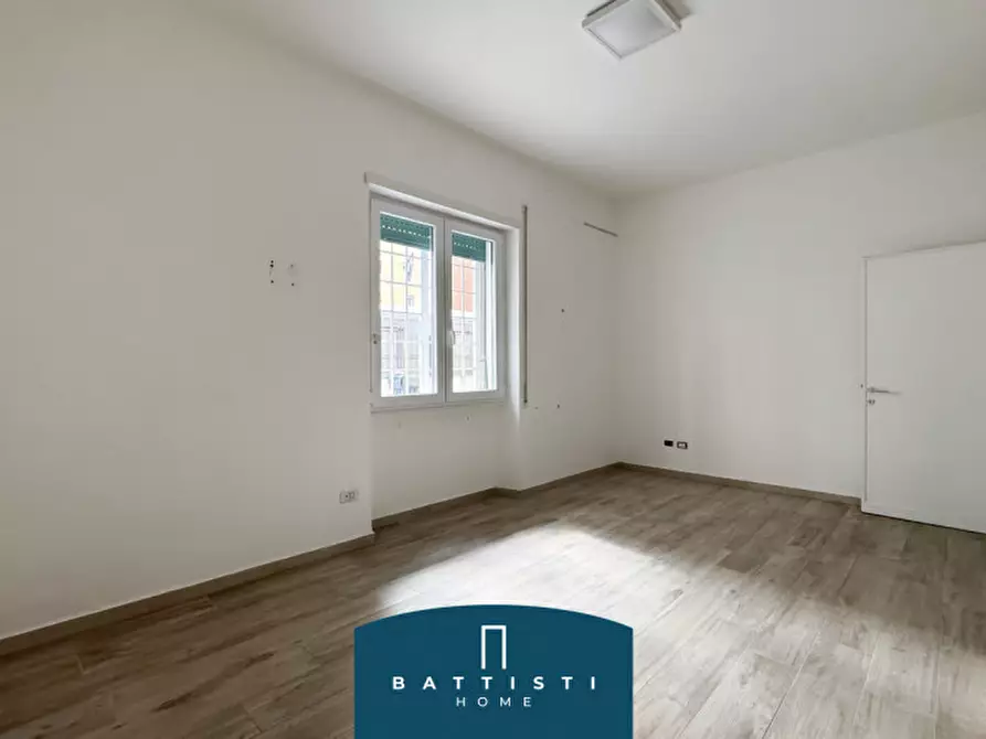 Immagine 12 di Appartamento in vendita  in Viale Guglielmo Marconi a Roma