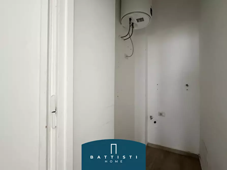 Immagine 14 di Appartamento in vendita  in Viale Guglielmo Marconi a Roma