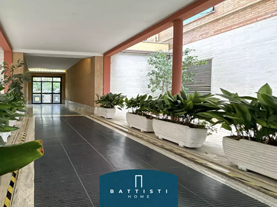 Immagine 15 di Appartamento in vendita  in Viale Guglielmo Marconi a Roma