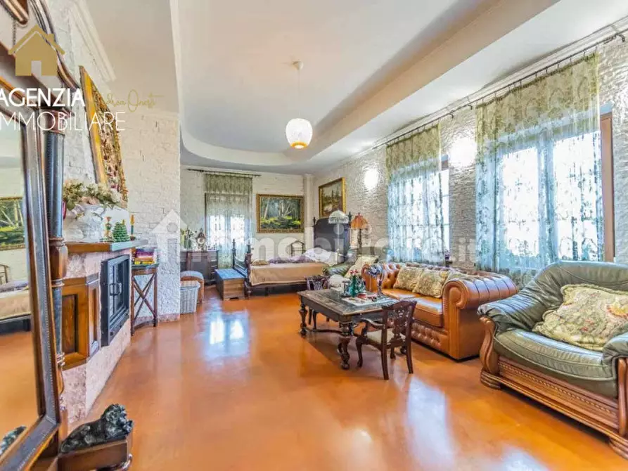 Immagine 3 di Villa in vendita  in Via Vicinale della Macchia 39 a Grottaferrata