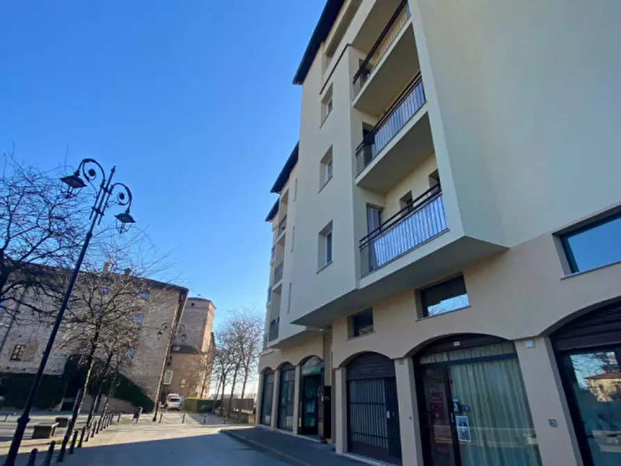 Immagine 1 di Appartamento in vendita  in Piazza Generale Domenico Perrucchetti 36 a Cassano D'adda