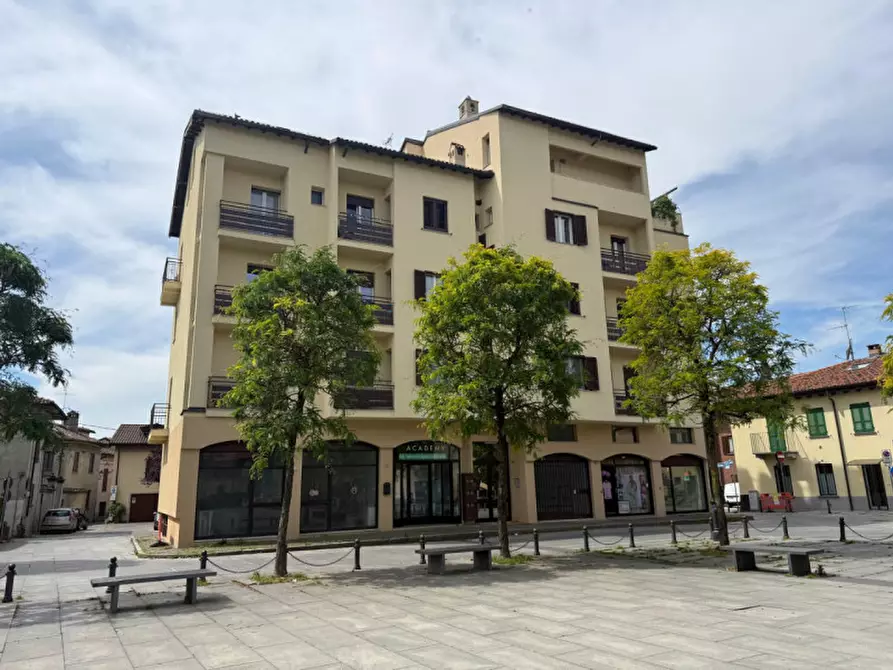 Immagine 16 di Appartamento in vendita  in Piazza Generale Domenico Perrucchetti 36 a Cassano D'adda