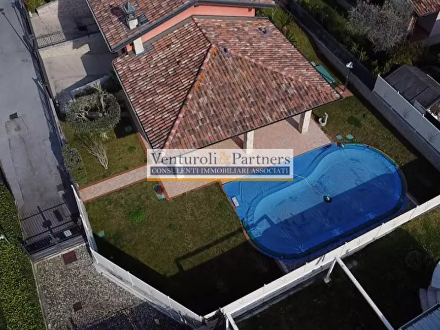 Immagine 2 di Casa bifamiliare in vendita  in Via Repubblica a Manerba Del Garda