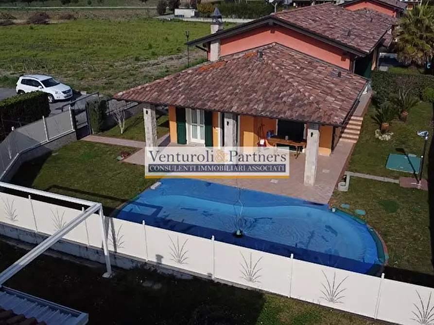 Immagine 3 di Casa bifamiliare in vendita  in Via Repubblica a Manerba Del Garda