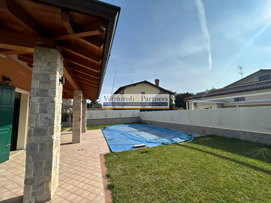 Immagine 5 di Casa bifamiliare in vendita  in Via Repubblica a Manerba Del Garda