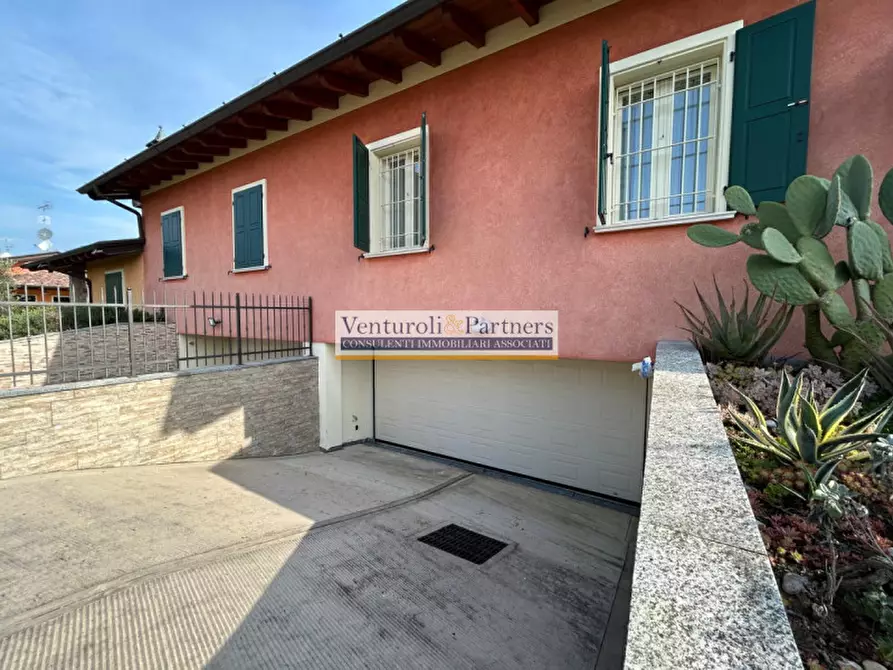 Immagine 8 di Casa bifamiliare in vendita  in Via Repubblica a Manerba Del Garda