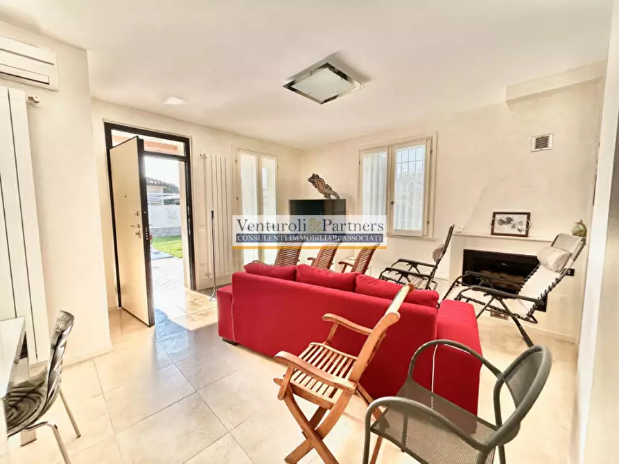 Immagine 10 di Casa bifamiliare in vendita  in Via Repubblica a Manerba Del Garda