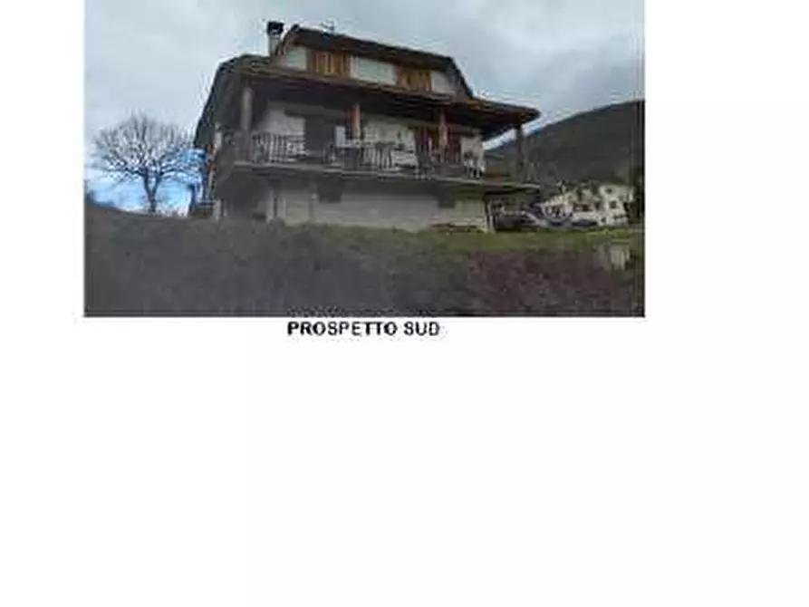 Immagine 9 di Villa in vendita  in Località Vari, 35, 62036 Pieve Torina Macerata a Pieve Torina