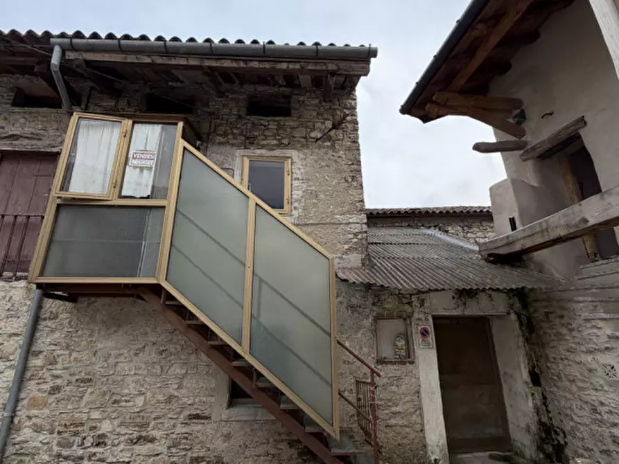 Immagine 1 di Villetta a schiera in vendita  in Vicolo Carlettin n. 6 a Revine Lago