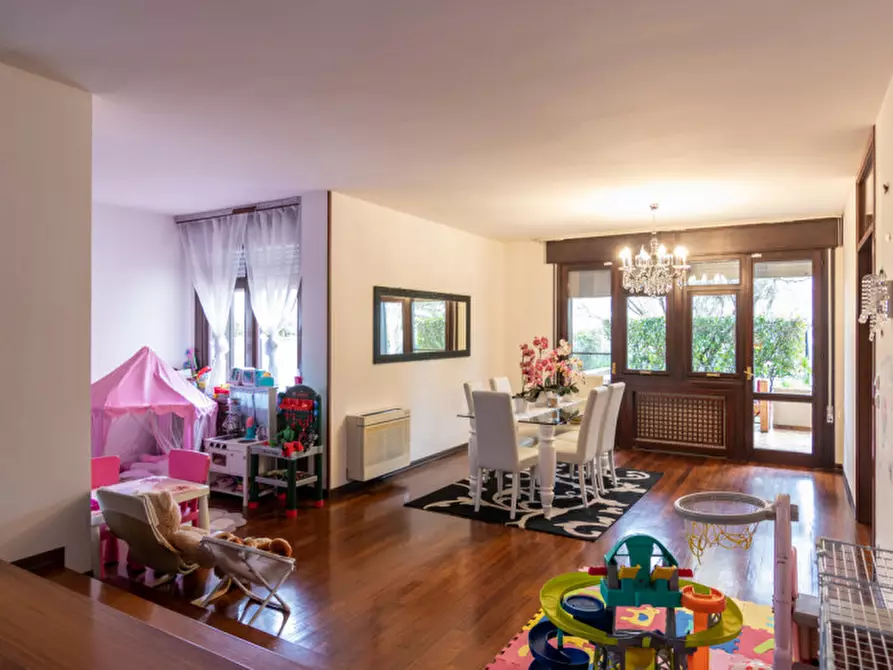 Immagine 5 di Casa bifamiliare in vendita  in Via Nino Bixio a Montegrotto Terme