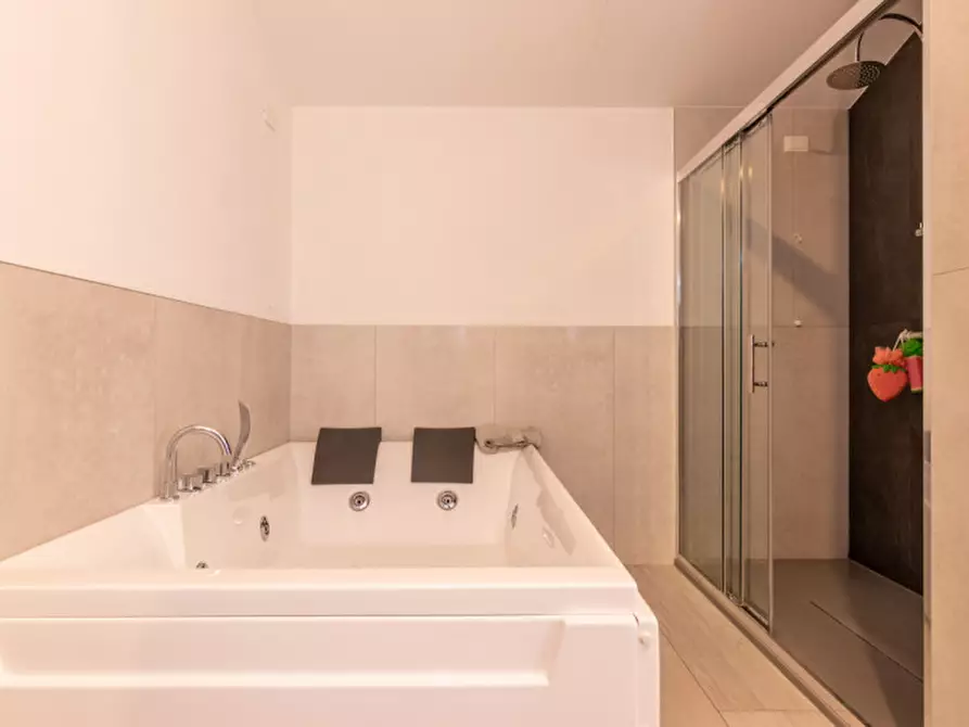 Immagine 30 di Casa bifamiliare in vendita  in Via Nino Bixio a Montegrotto Terme