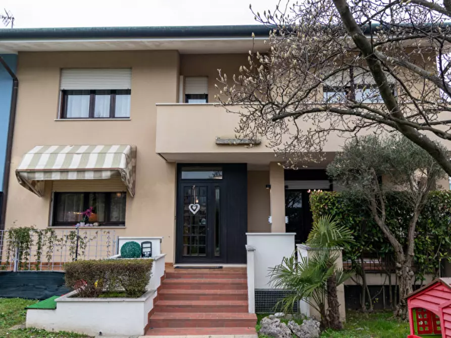 Immagine 39 di Casa bifamiliare in vendita  in Via Nino Bixio a Montegrotto Terme