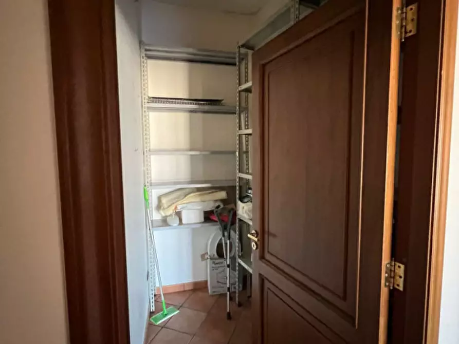 Immagine 7 di Appartamento in vendita  in Via Girolamo Santacroce a Napoli