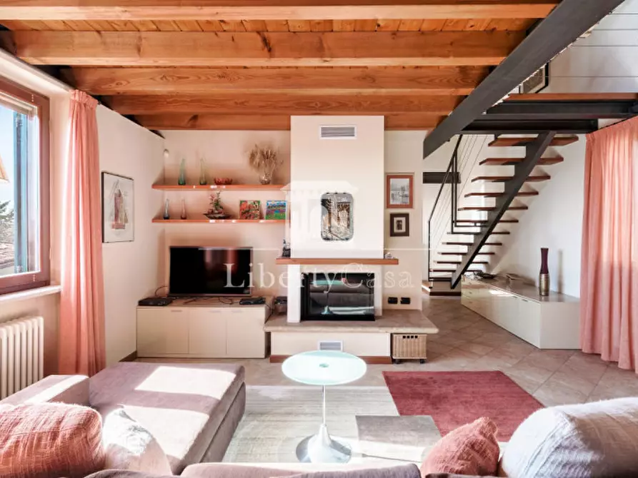 Immagine 5 di Appartamento in vendita  in Via Paolo VI a Puegnago Sul Garda