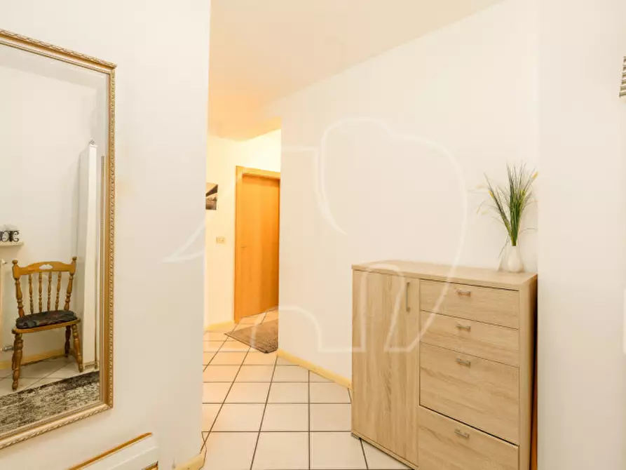 Immagine 11 di Appartamento in vendita  in Heppenheimer Straße - Via Heppenheim a Caldaro Sulla Strada Del Vino .Kaltern An De.
