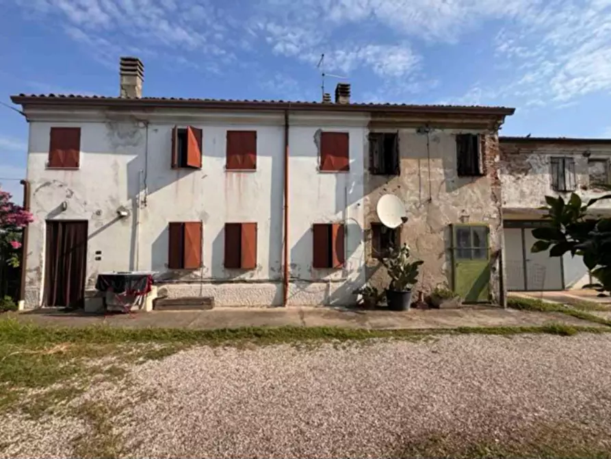 Immagine 1 di Casa indipendente in vendita  in Via Cadelferro 56 a Oppeano