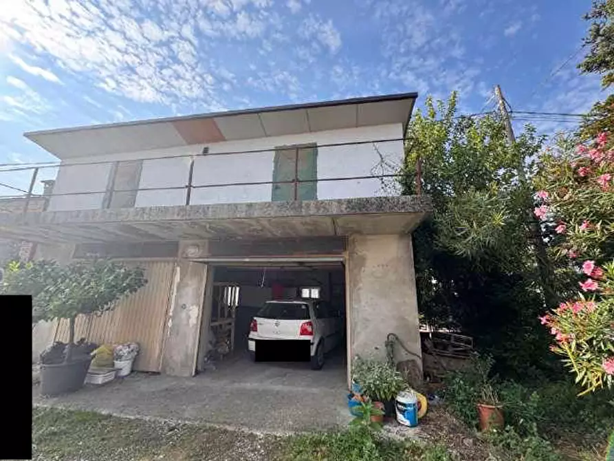 Immagine 2 di Casa indipendente in vendita  in Via Cadelferro 56 a Oppeano