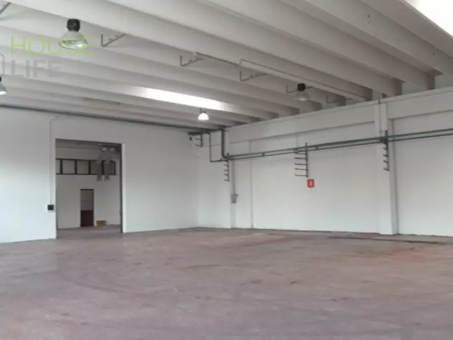 Immagine 13 di Capannone industriale in vendita  in via lago di levico a Schio