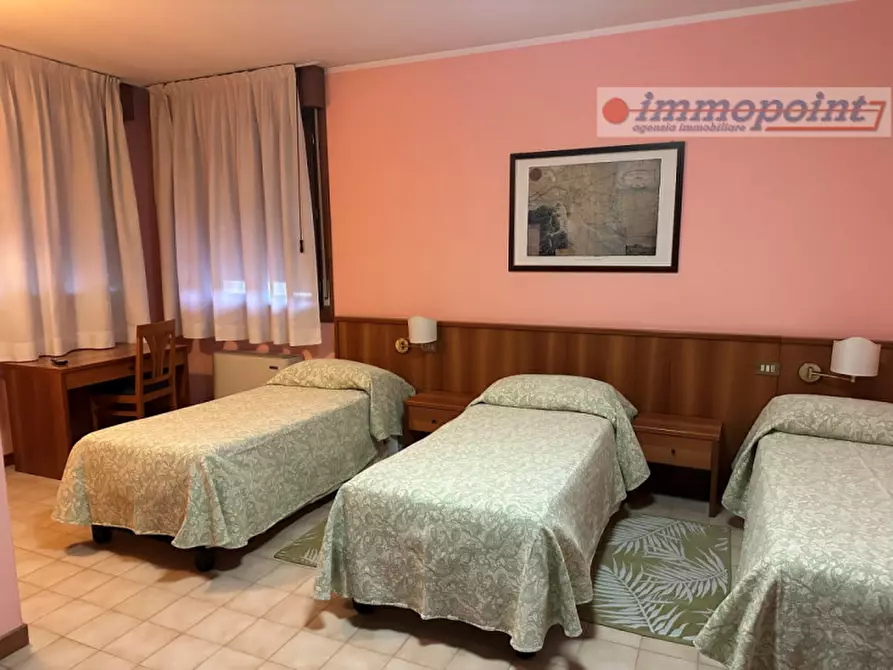Immagine 5 di Attività commerciale in vendita  in Via Fontana a Bassano Del Grappa