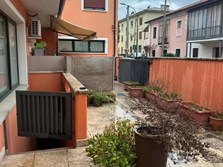 Immagine 6 di Attività commerciale in vendita  in Via Fontana a Bassano Del Grappa