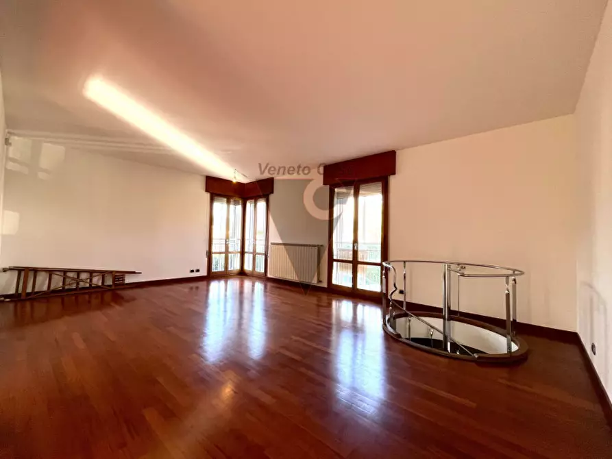 Immagine 2 di Appartamento in vendita  in Via Arturo Toscanini a Mirano