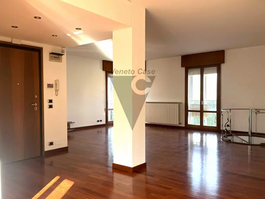 Immagine 5 di Appartamento in vendita  in Via Arturo Toscanini a Mirano