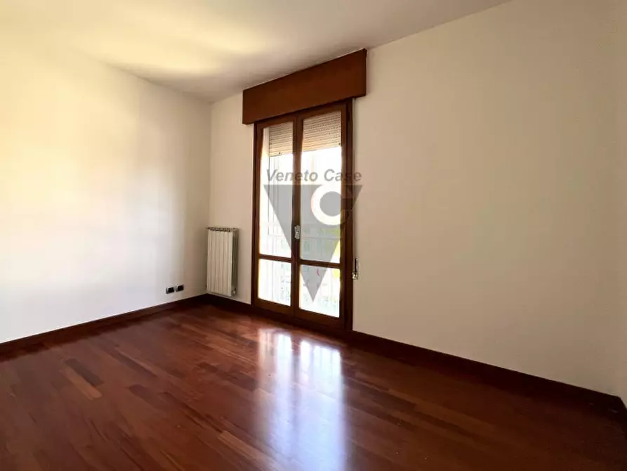 Immagine 8 di Appartamento in vendita  in Via Arturo Toscanini a Mirano