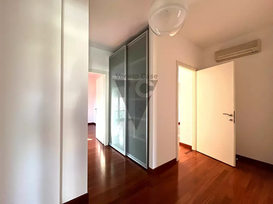 Immagine 9 di Appartamento in vendita  in Via Arturo Toscanini a Mirano