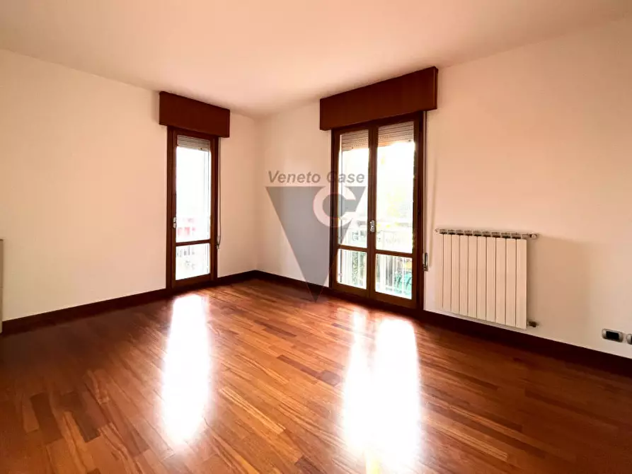 Immagine 10 di Appartamento in vendita  in Via Arturo Toscanini a Mirano