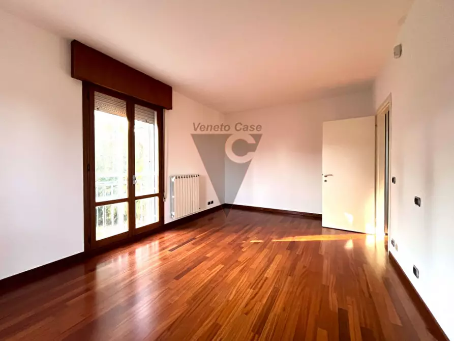 Immagine 11 di Appartamento in vendita  in Via Arturo Toscanini a Mirano