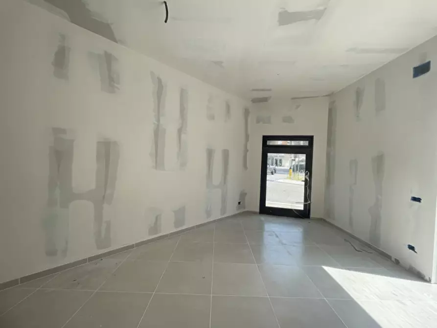 Immagine 5 di Attività commerciale in affitto  in Via Giuseppe Vaccari a Vicenza