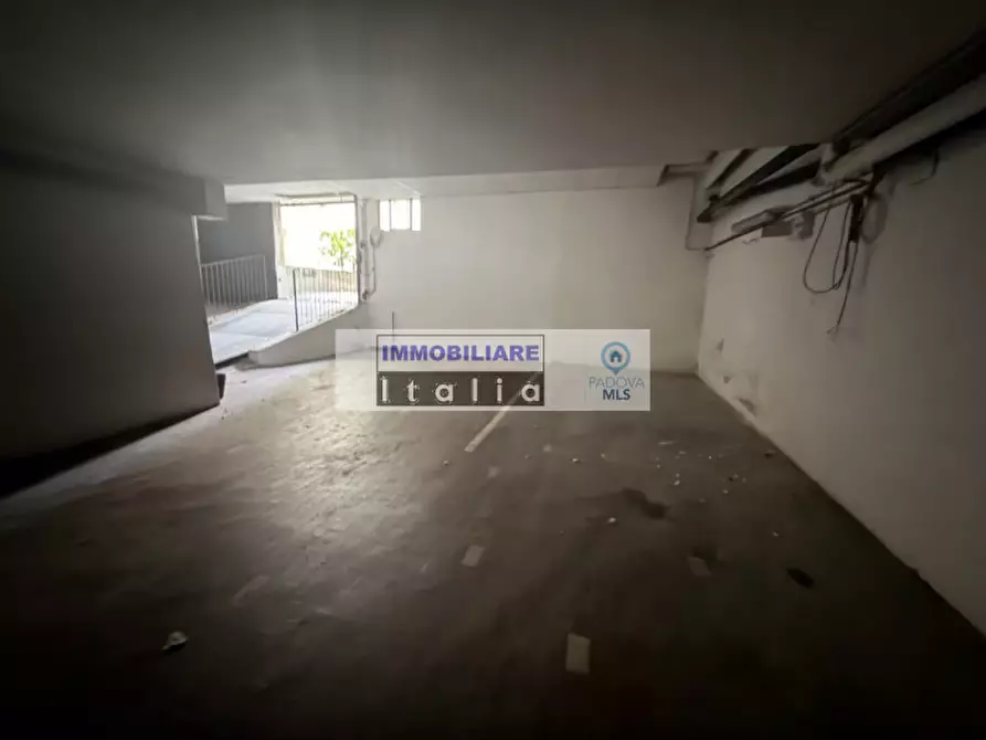 Immagine 3 di Garage in vendita  in via San Pietro a Padova