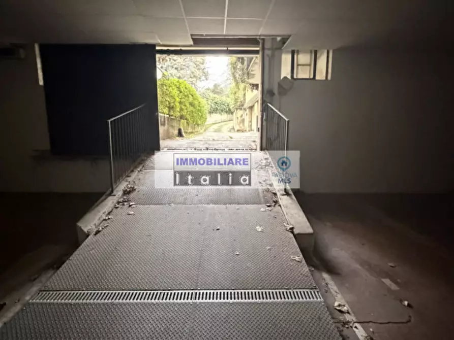 Immagine 4 di Garage in vendita  in via San Pietro a Padova