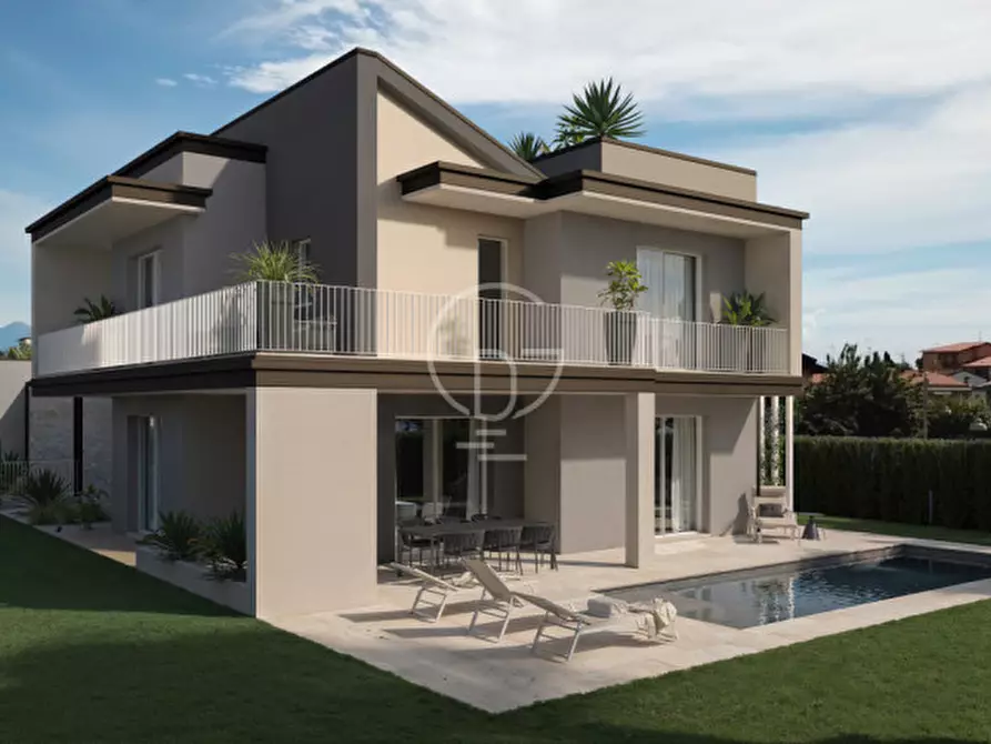 Immagine 3 di Villa in vendita  in Piazza San Martino a Moniga Del Garda