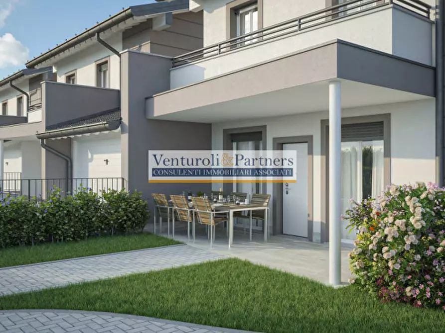 Immagine 4 di Casa indipendente in vendita  in Via Barcuzzi a Lonato del Garda