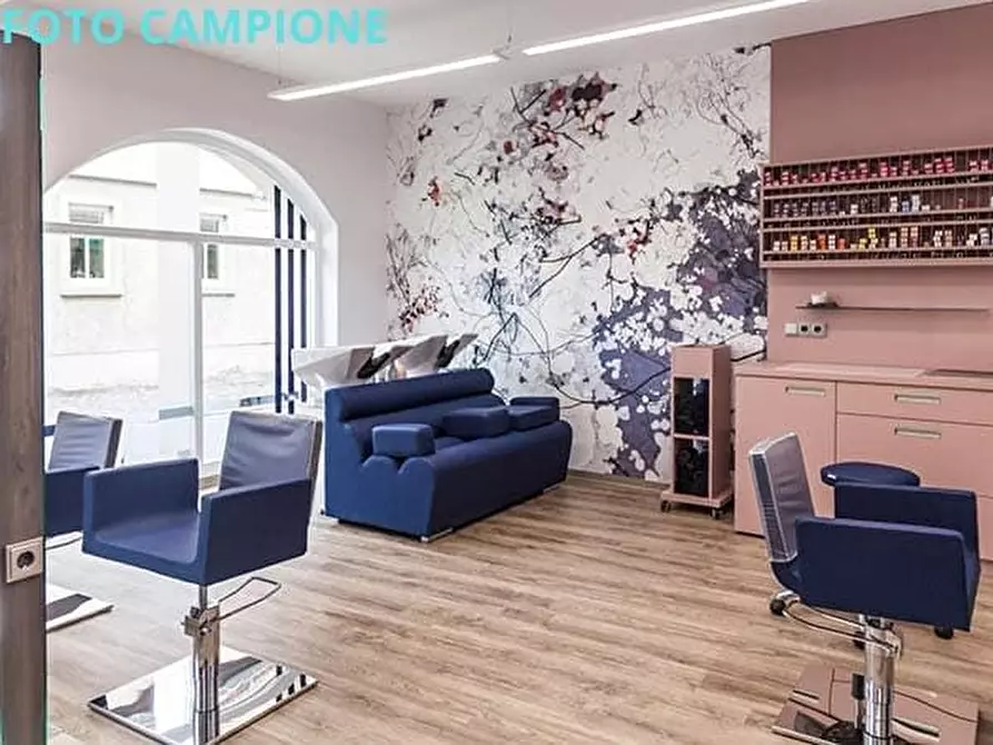 Immagine 2 di Negozio in vendita  a Thiene