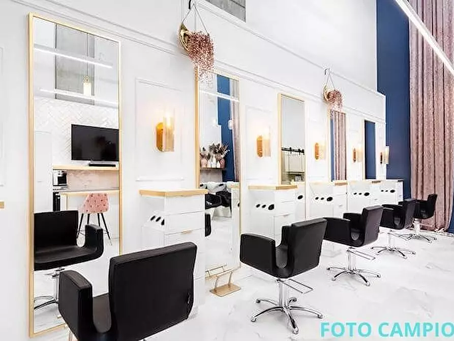 Immagine 9 di Negozio in vendita  a Thiene