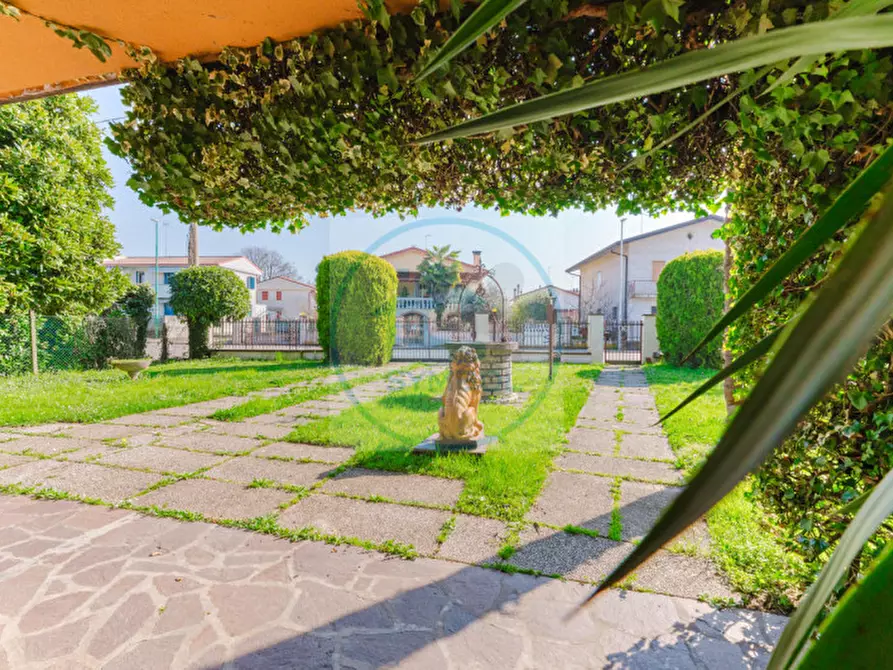 Immagine 14 di Casa indipendente in vendita  in Via Carducci a Salzano